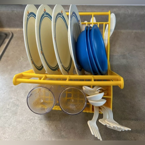 Vintage Fisher Price Fun with Food Family Dinnerware Dish Rack Set - Picture 2 of 5